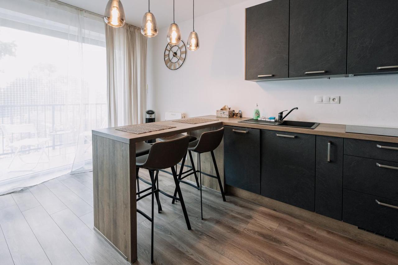 Revon Business Apartment Senec Buitenkant foto